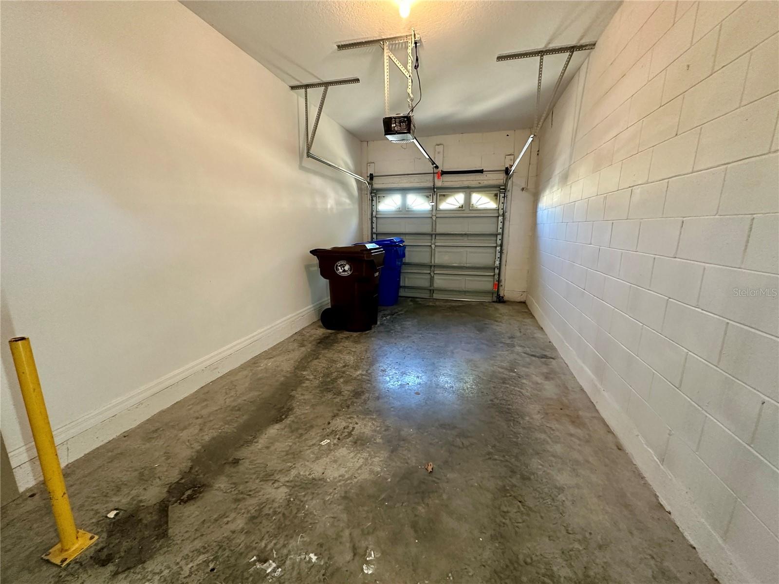 VILLAS AT ESTANCIA CONDO - Residential Lease