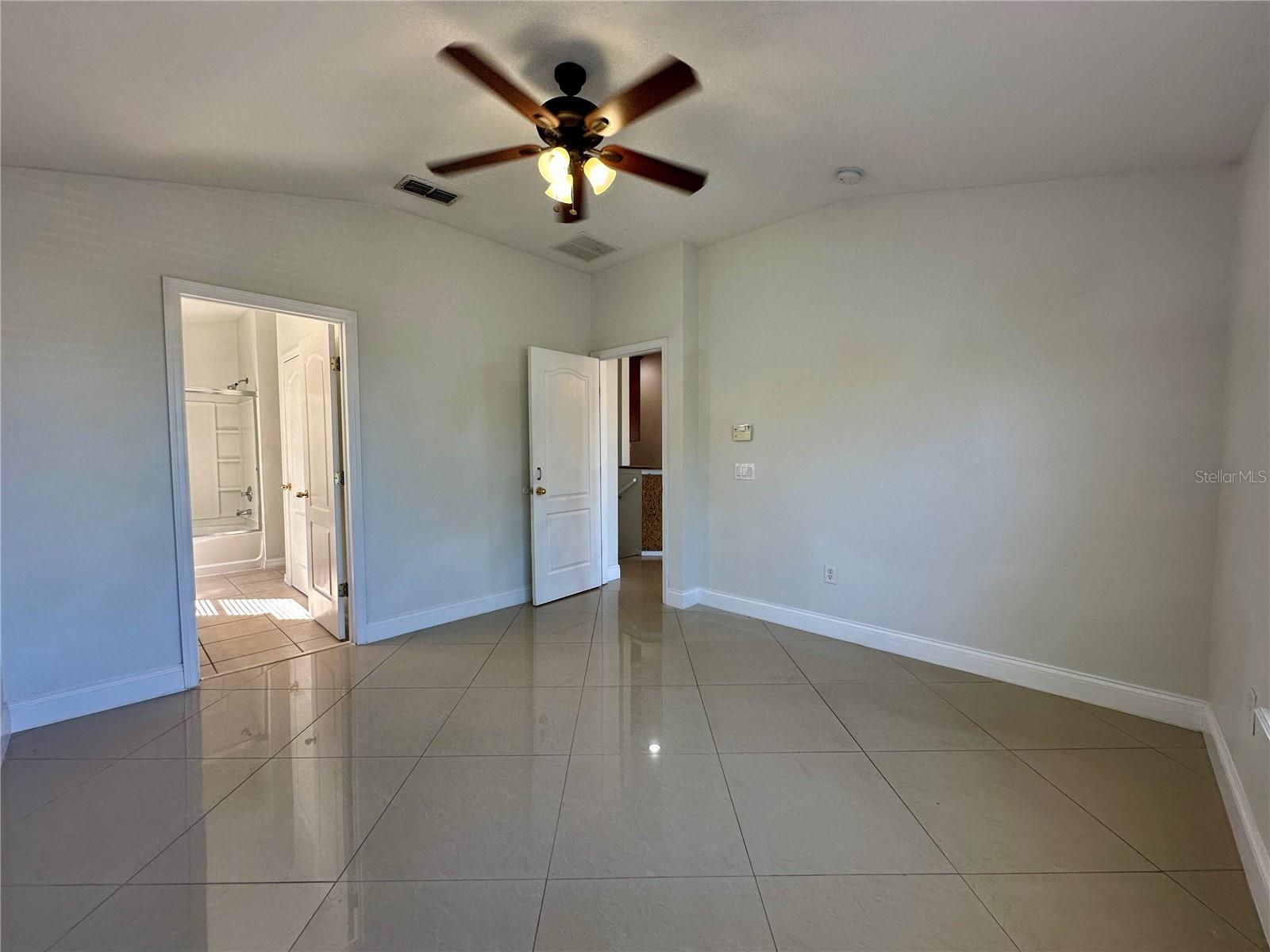 VILLAS AT ESTANCIA CONDO - Residential Lease