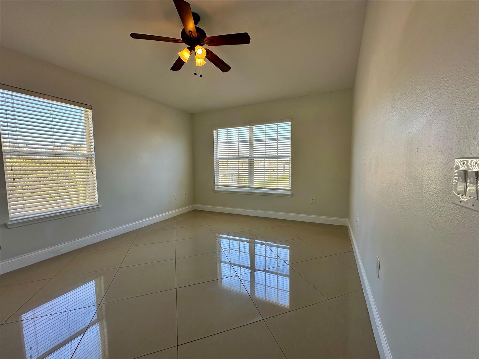 VILLAS AT ESTANCIA CONDO - Residential Lease