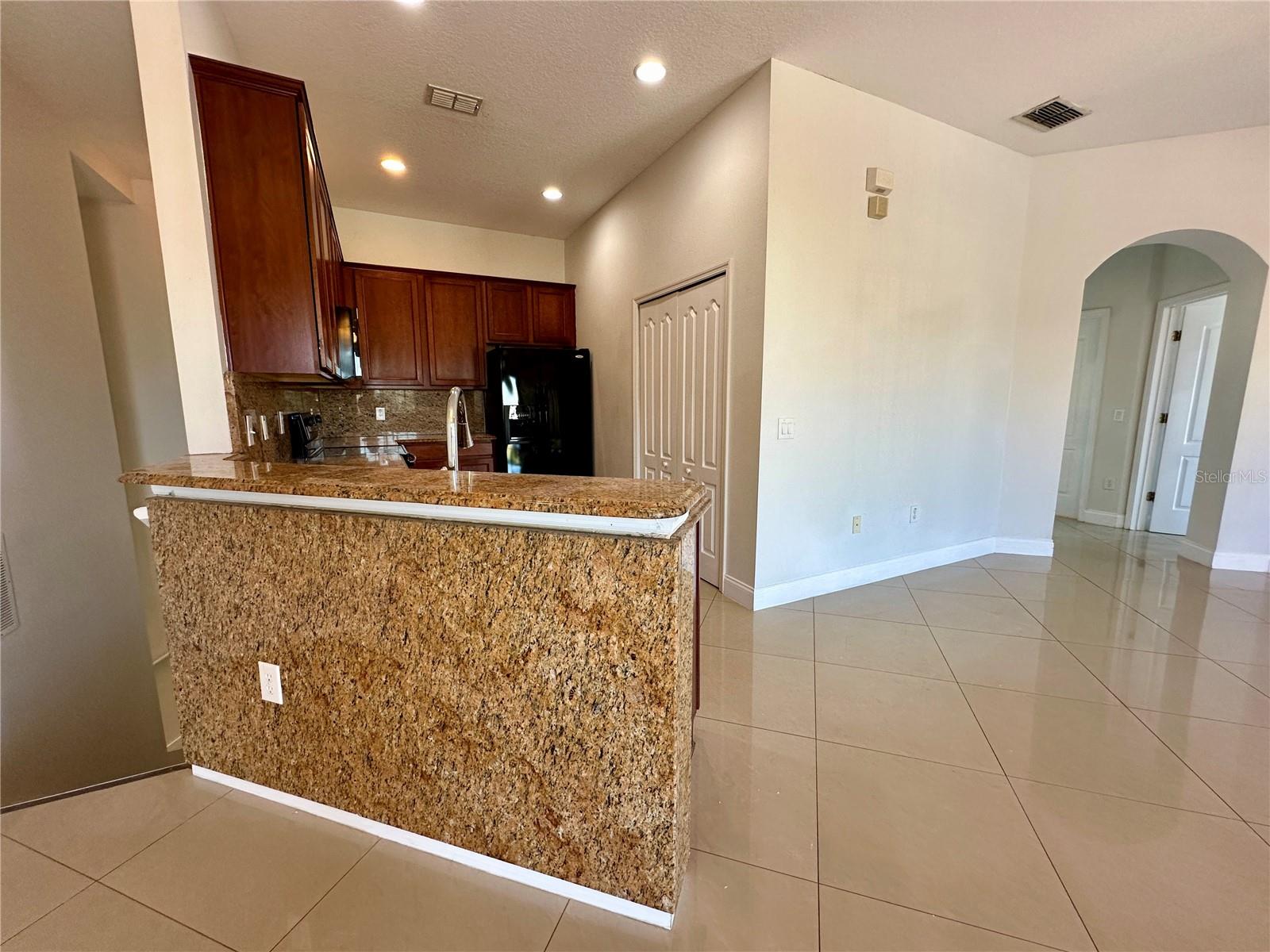 VILLAS AT ESTANCIA CONDO - Residential Lease