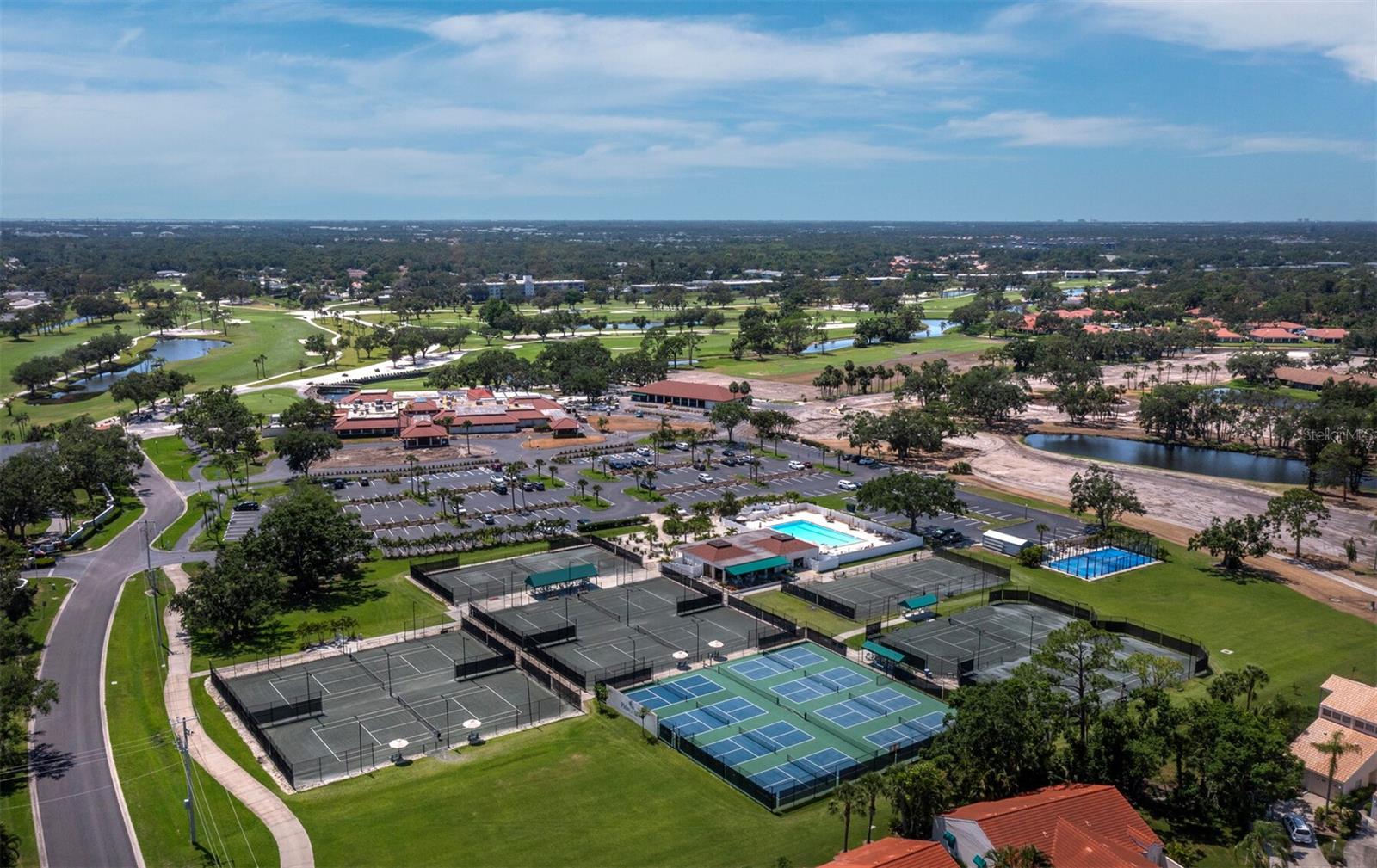 THE HOLLOWS PH I - Residential