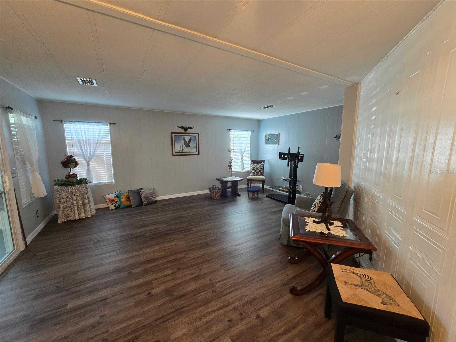 ARIANA SHORES MHP - Residential