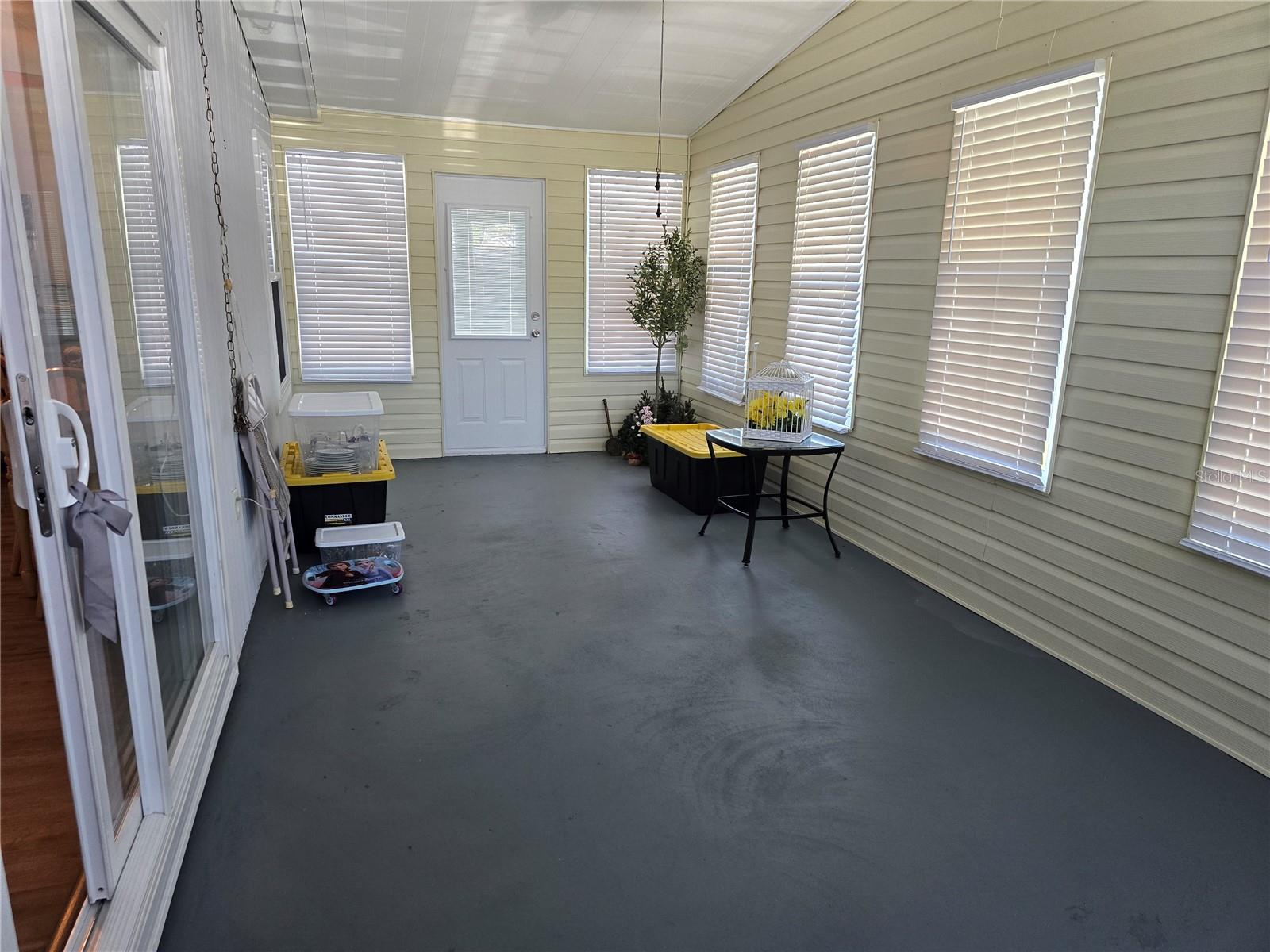 ARIANA SHORES MHP - Residential