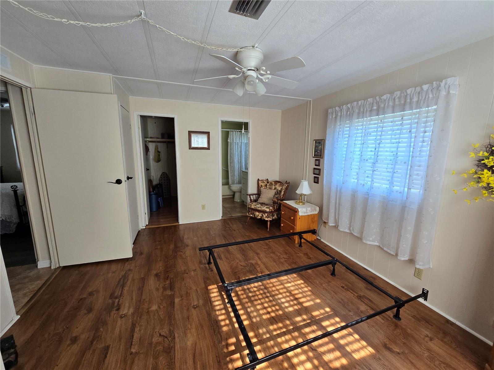 ARIANA SHORES MHP - Residential
