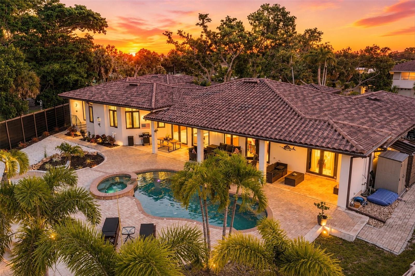 829 IDLEWILD WAY
