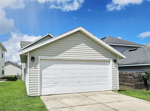 Photo of 1024 Park Central Circle, Groveland, FL 34736 (MLS # O6446615)
