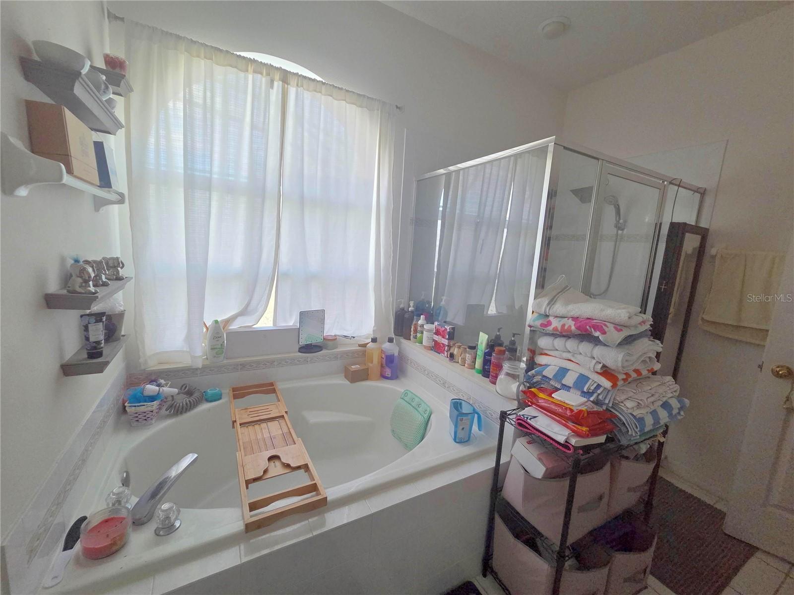 ROSE BAY PH 01 49 28 - Residential