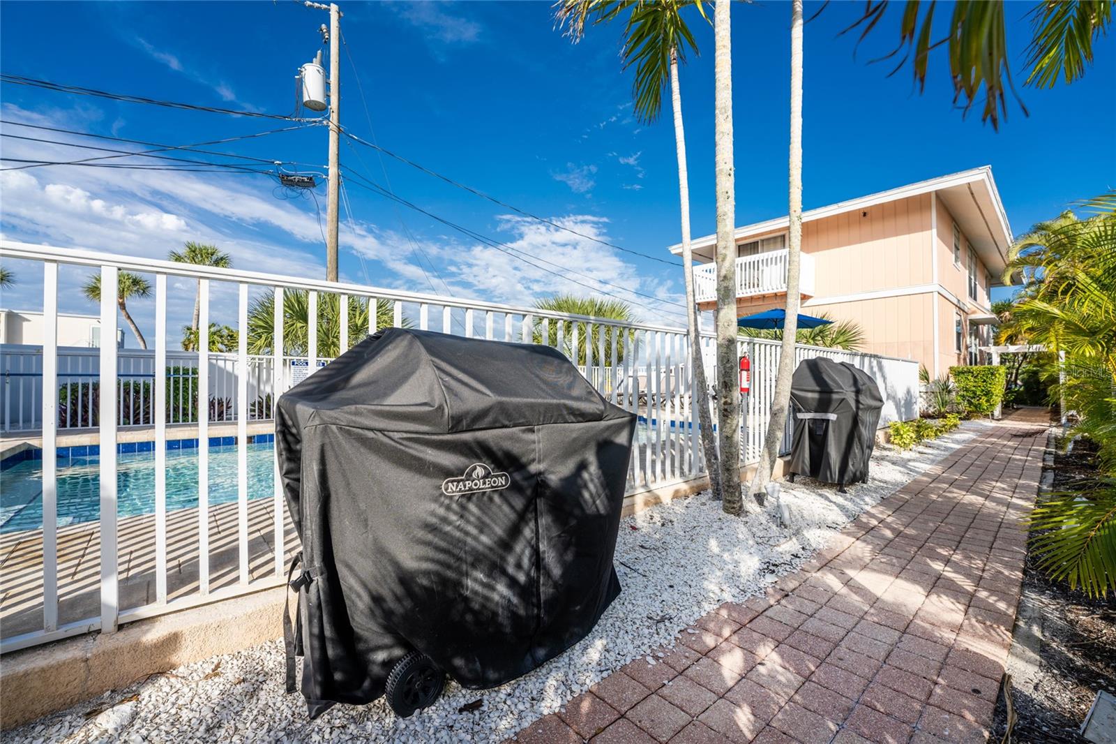 DEVINES TURTLE BAY - Residential