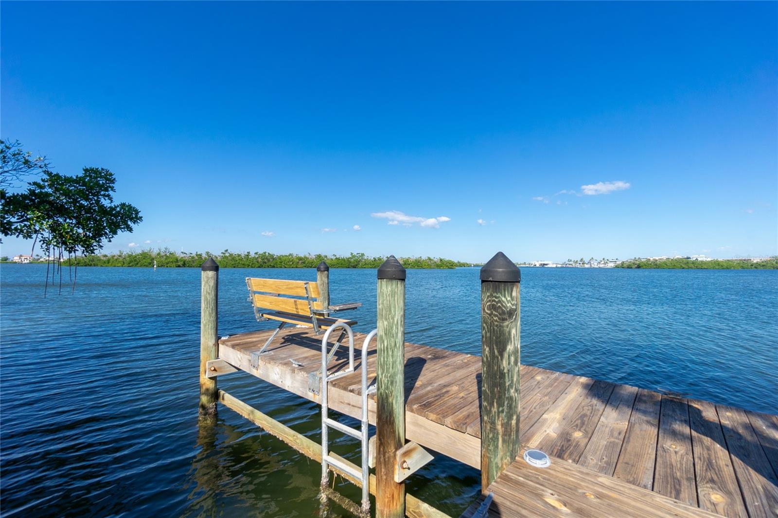 DEVINES TURTLE BAY - Residential