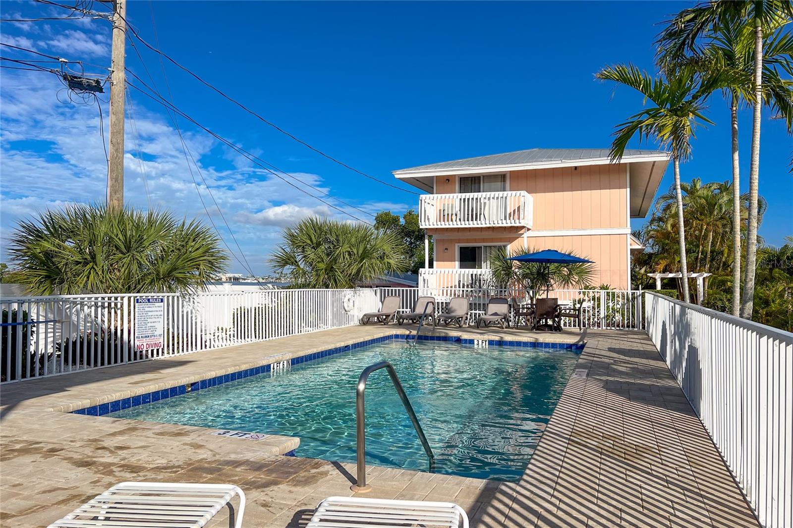 DEVINES TURTLE BAY - Residential