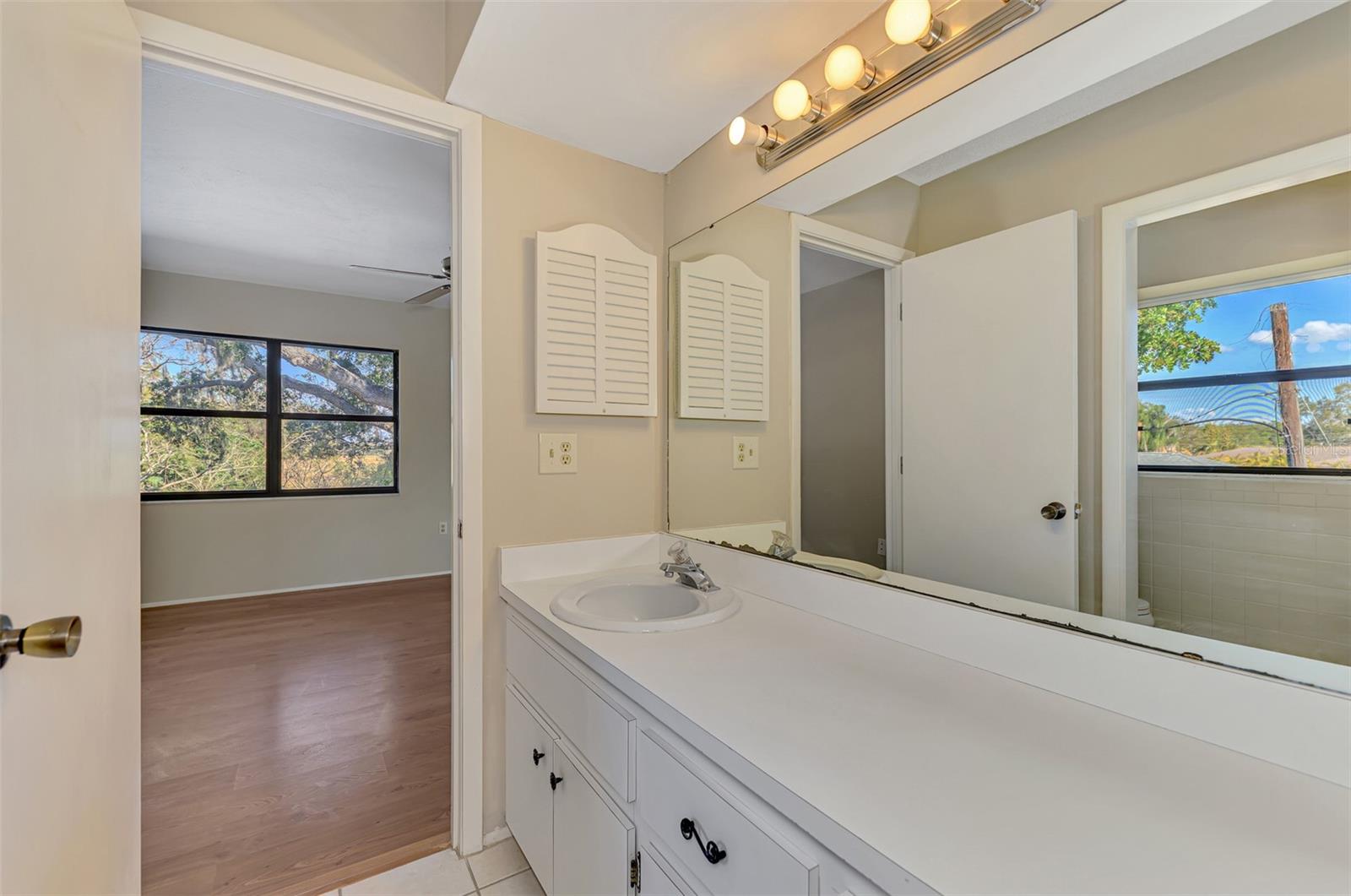 GLEN THE - Residential