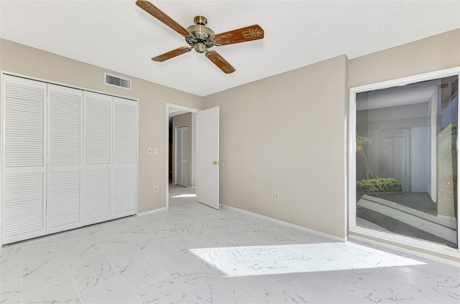 GLEN THE - Residential