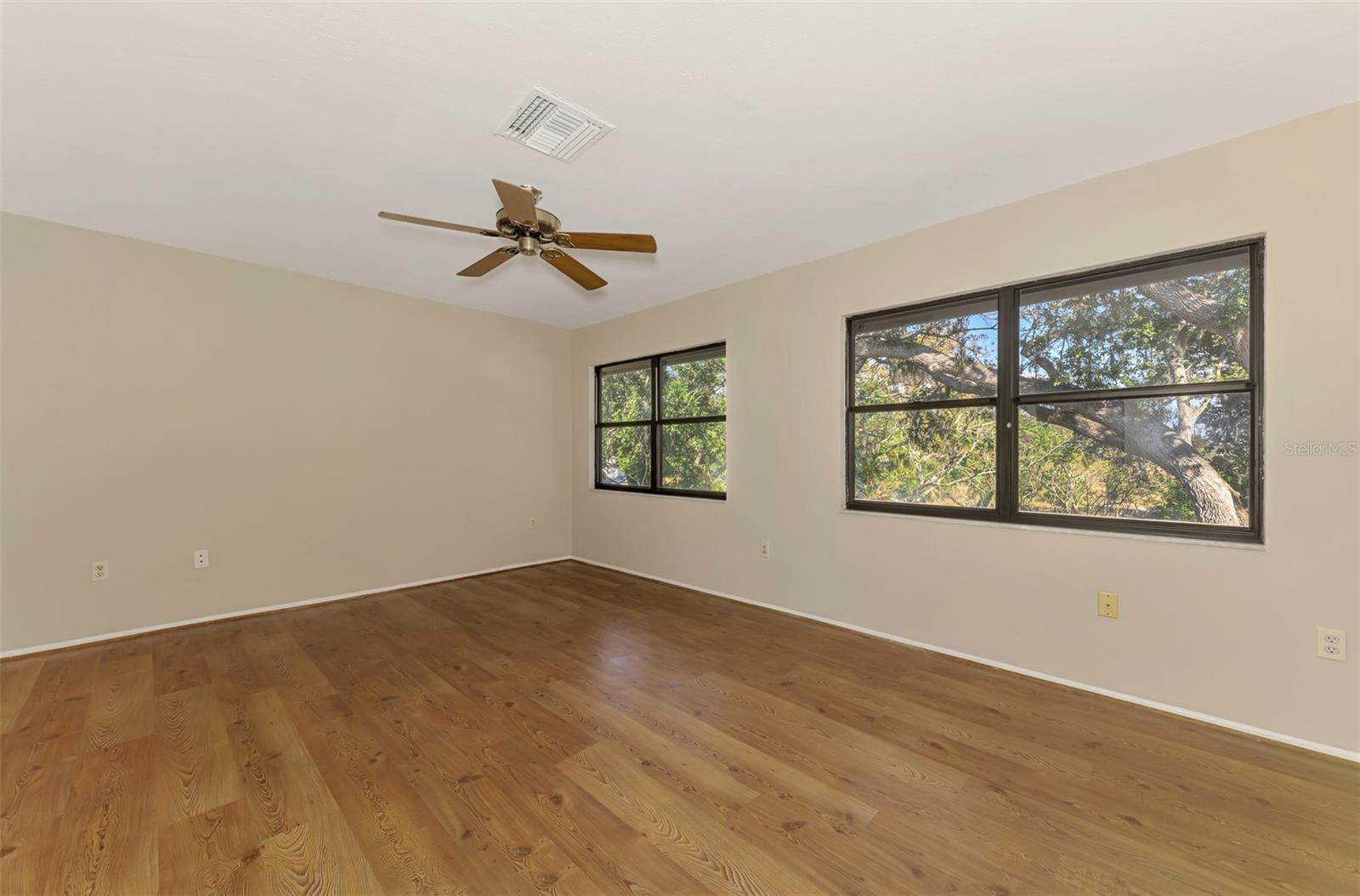 GLEN THE - Residential