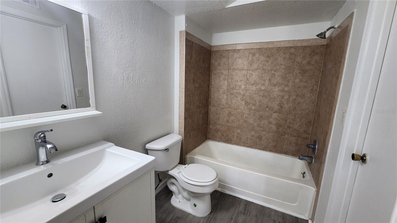 VENETIAN PLACE - Residential Lease