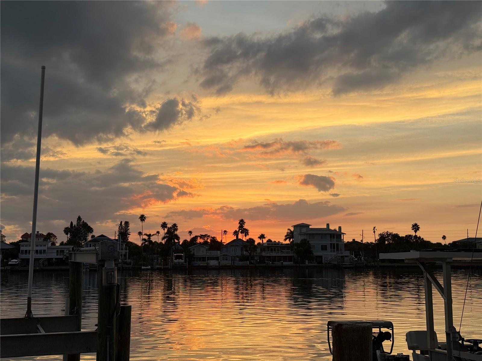 SUNWATCH ON ISLAND - Residential