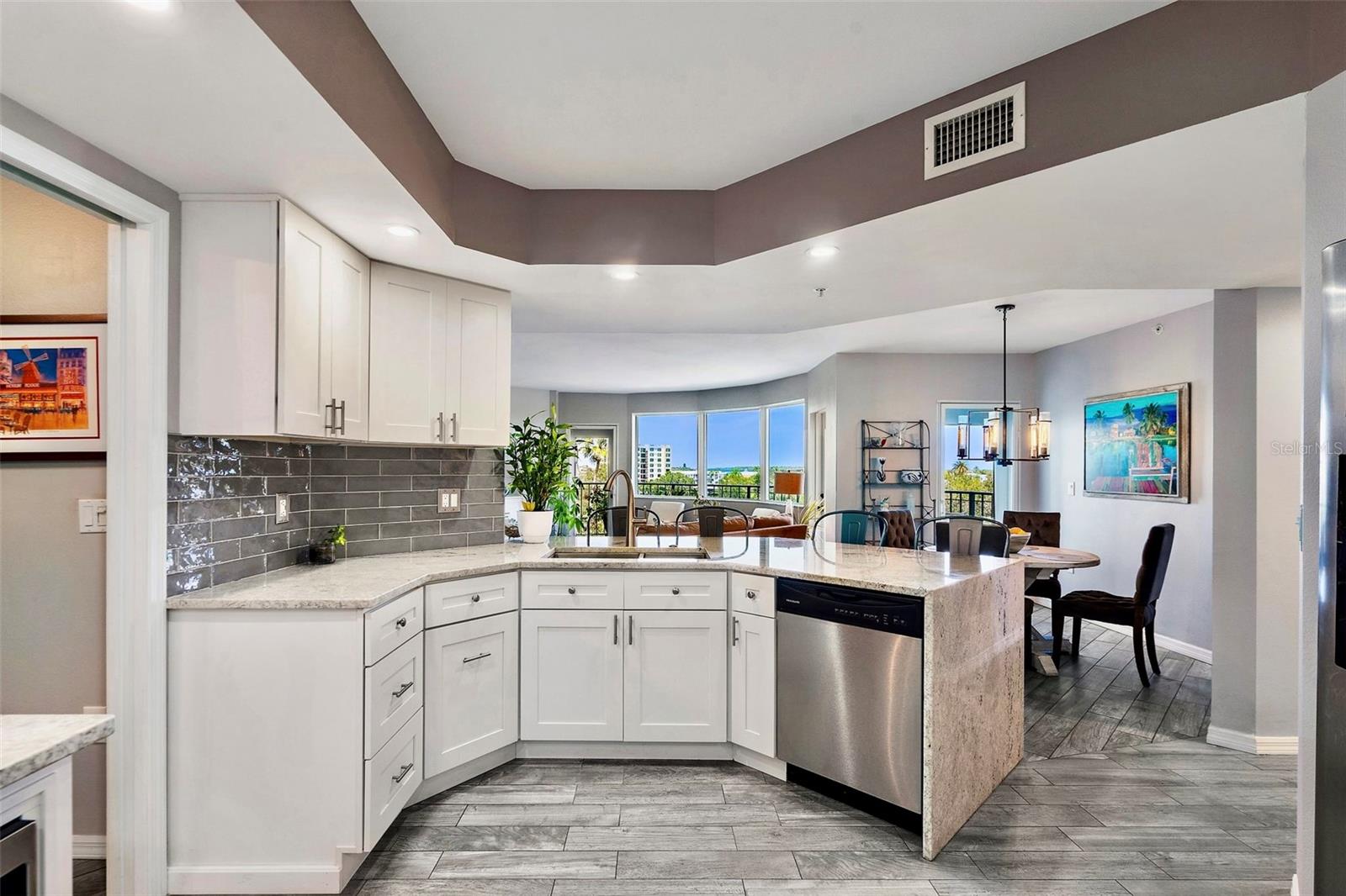 SUNWATCH ON ISLAND - Residential