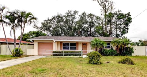 A home in SEMINOLE