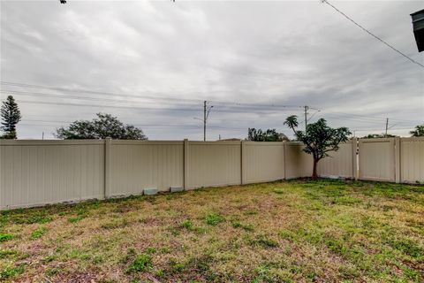 A home in SEMINOLE