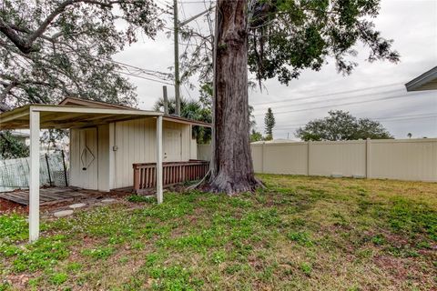 A home in SEMINOLE