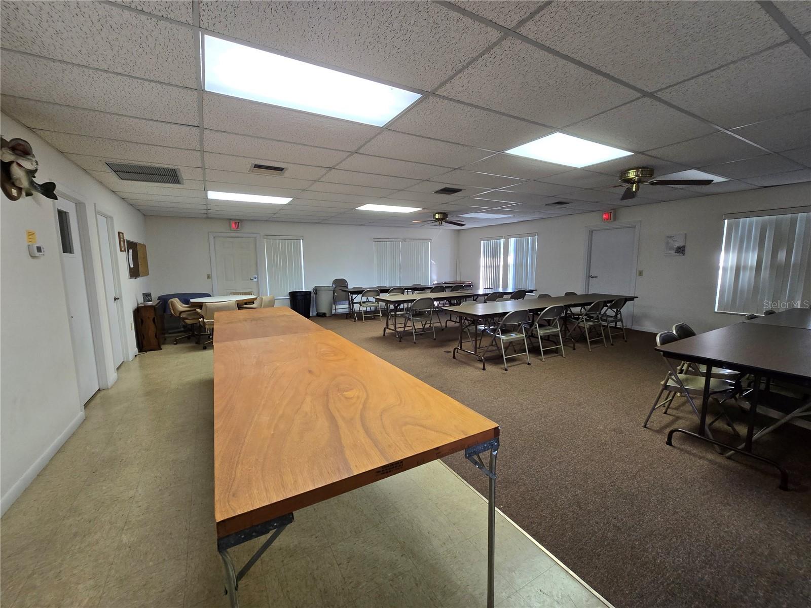 JUNGLE DEN VILLAS PH 01 CONDO - Residential