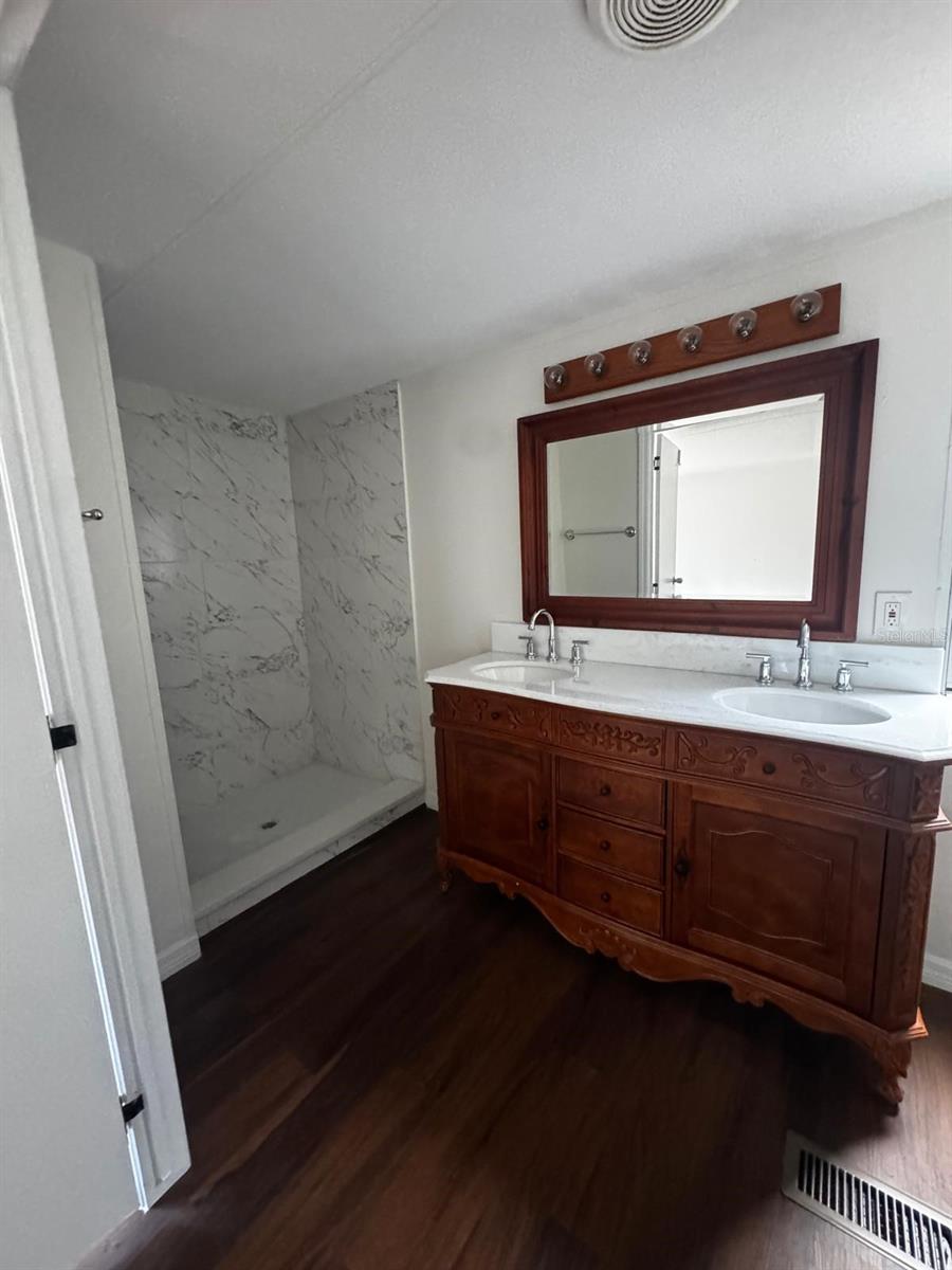 WAHNETA FARMS - Residential