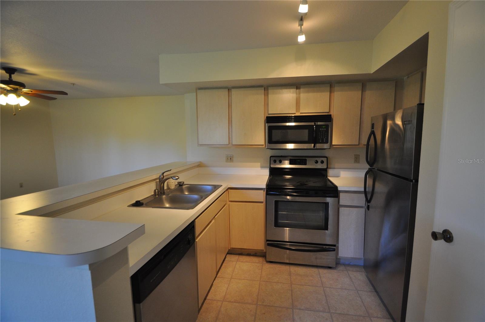 BERMUDA DUNES PRIVATE RESIDENCE - Residential Lease