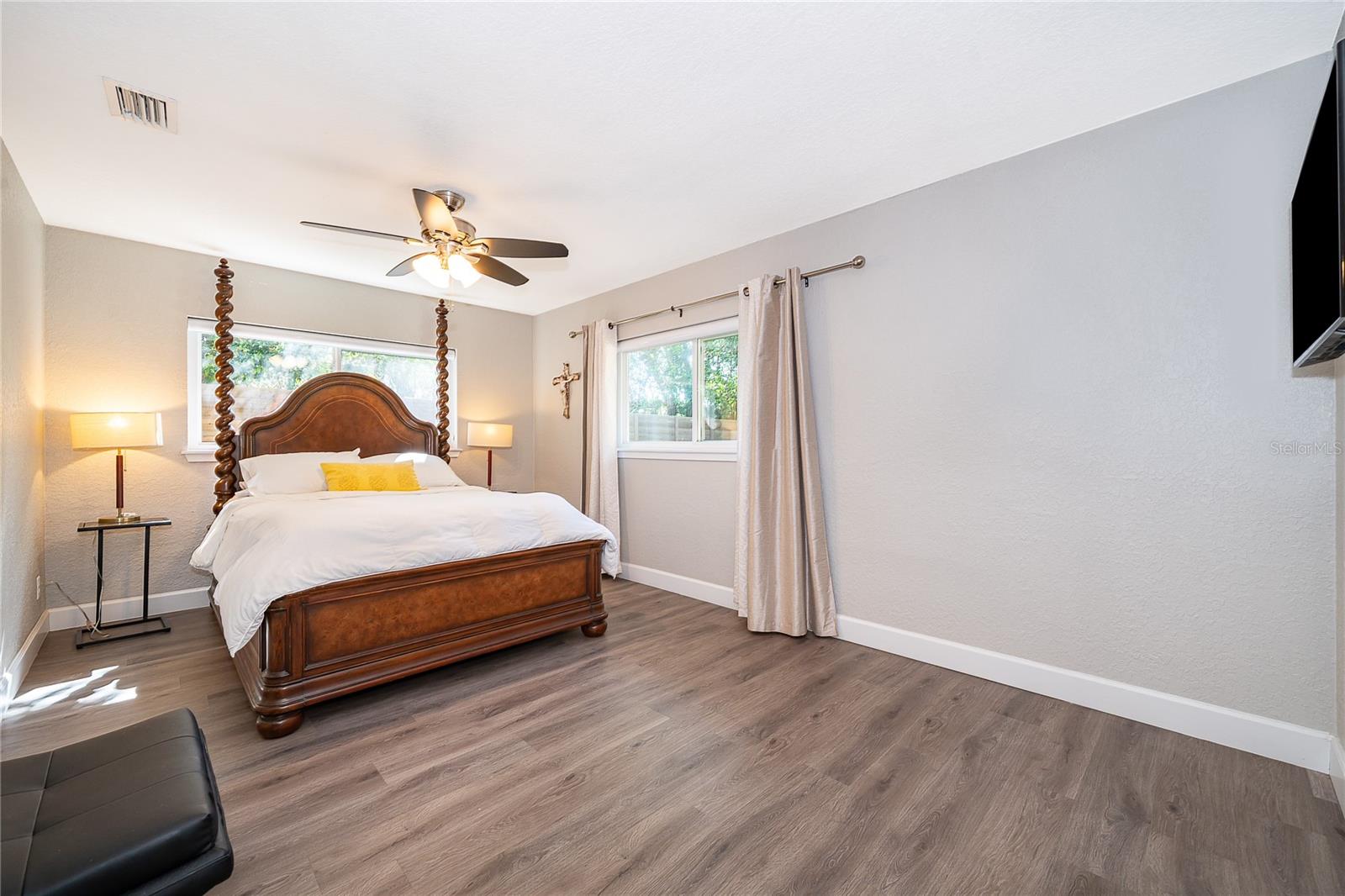 OAKLAND SHORES - Residential