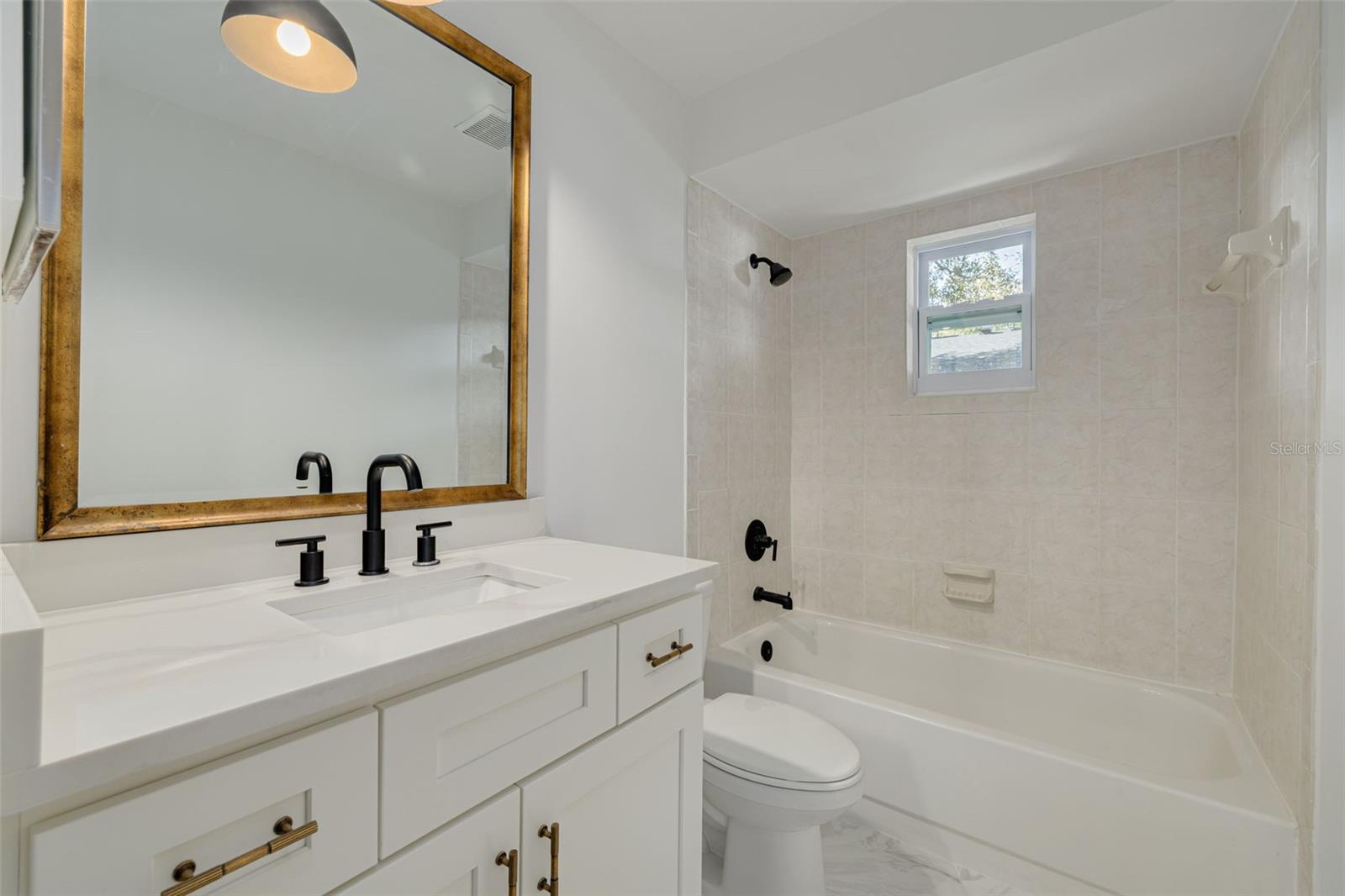 BAYBRIDGE HEIGHTS - Residential Income