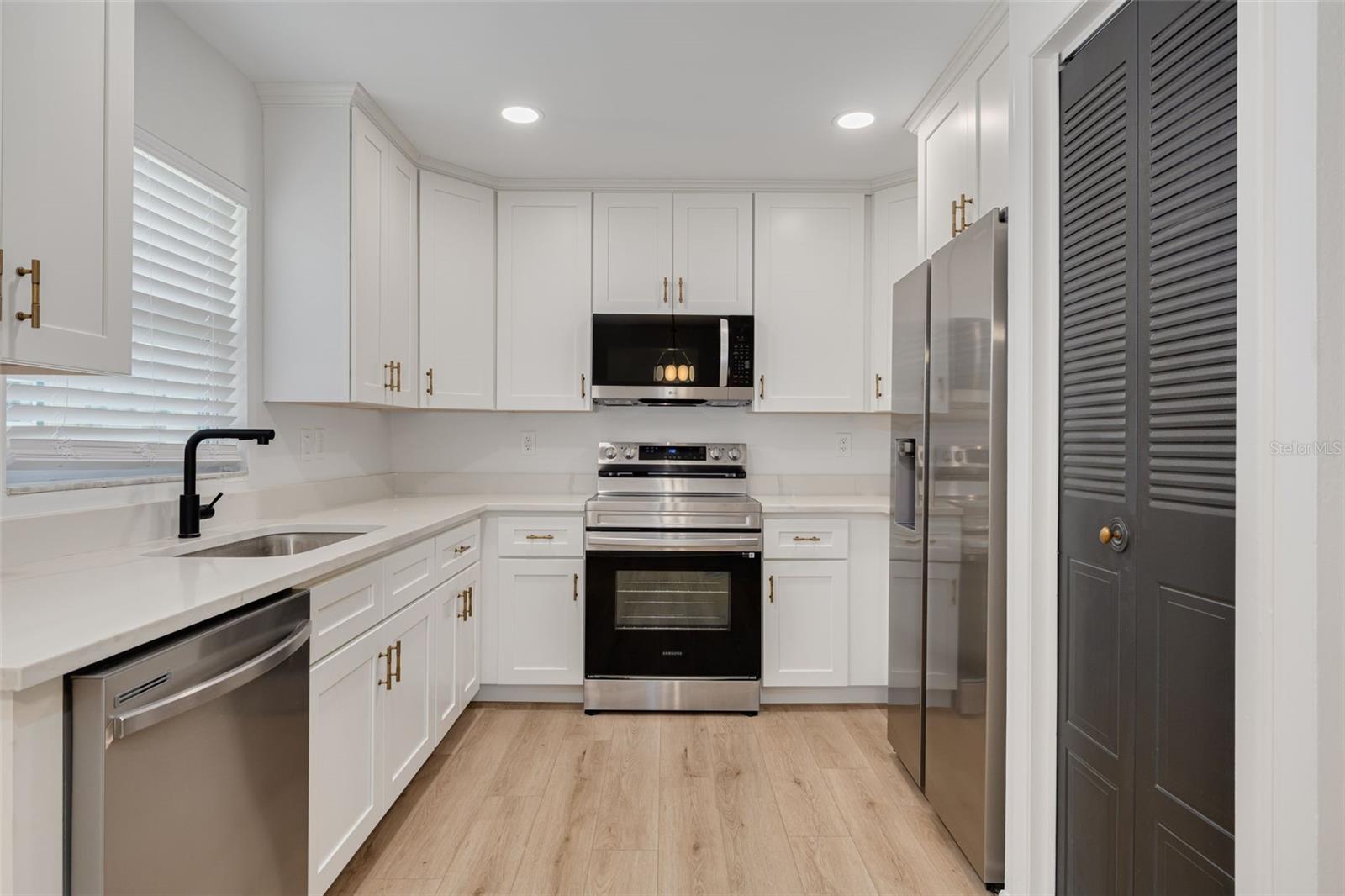 BAYBRIDGE HEIGHTS - Residential Income