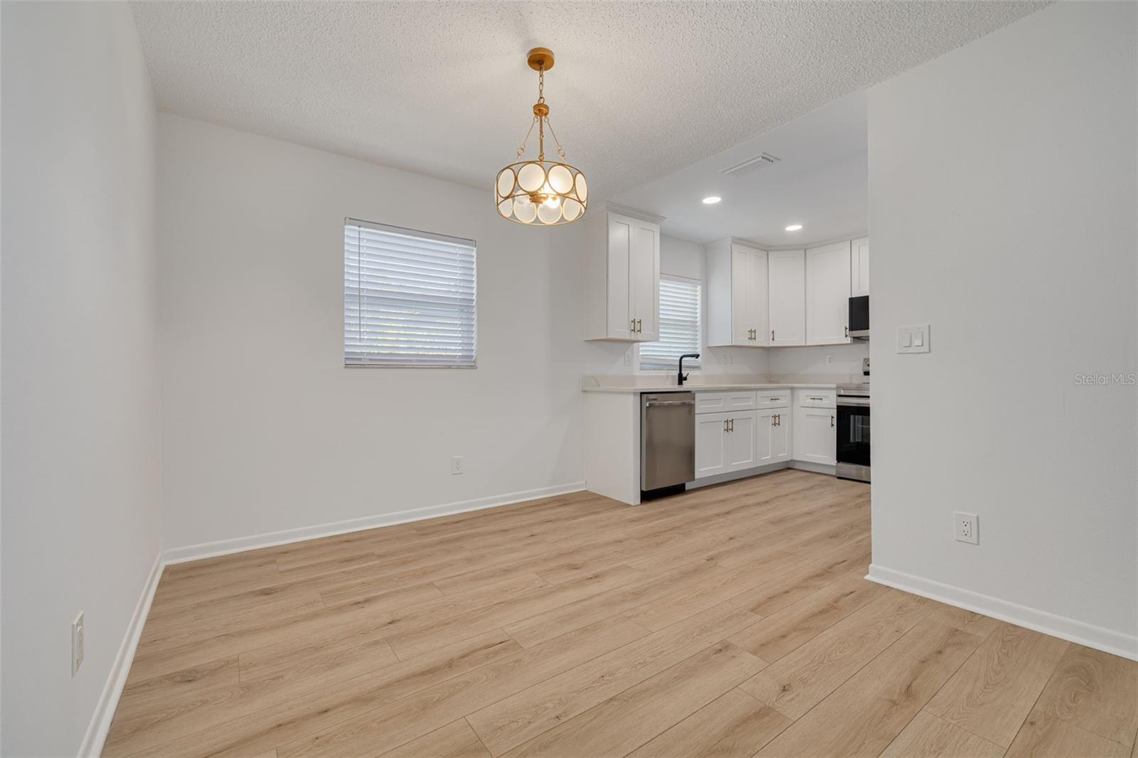 BAYBRIDGE HEIGHTS - Residential Income