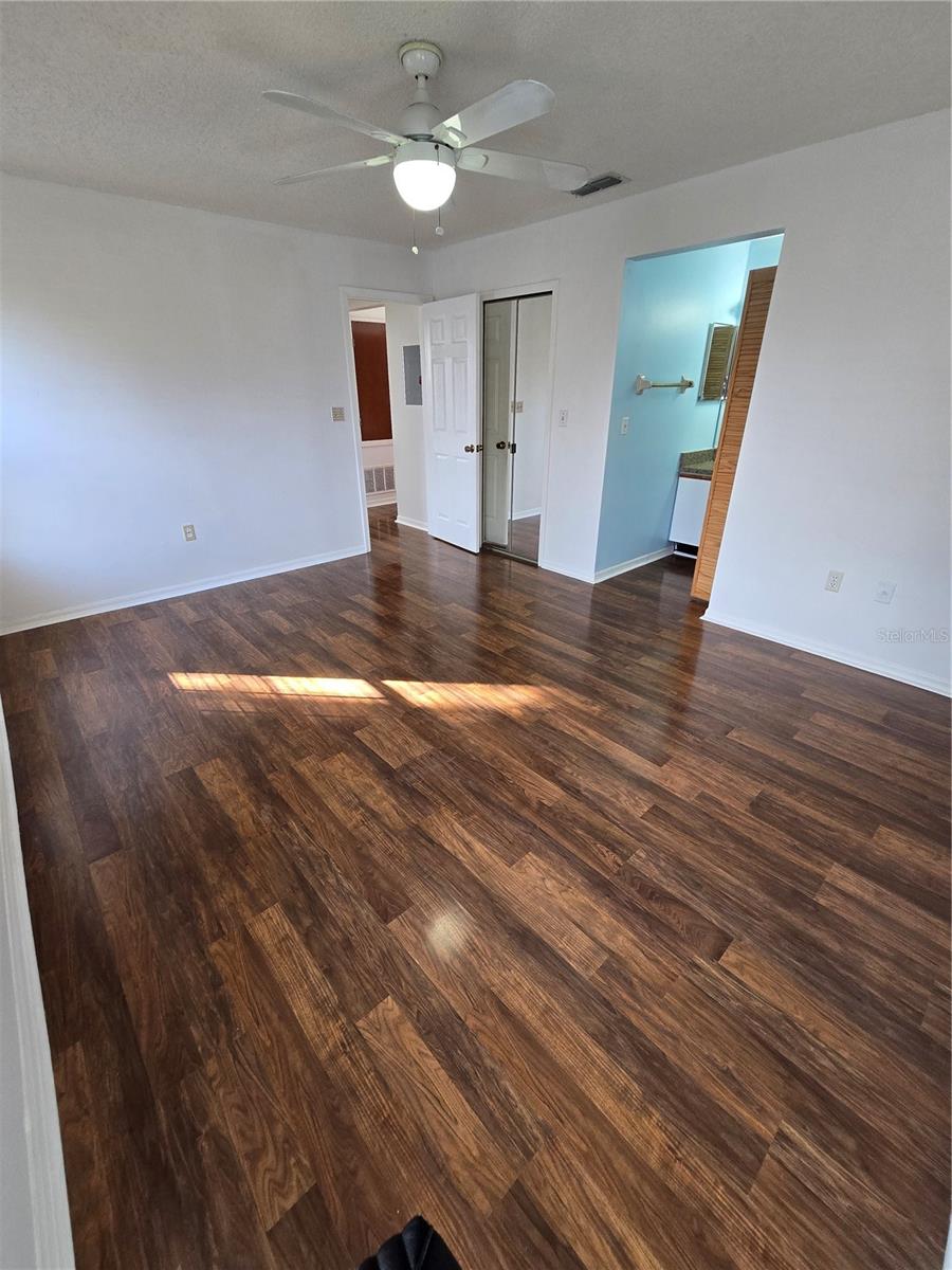 SHADOW BAY VILLAS - Residential