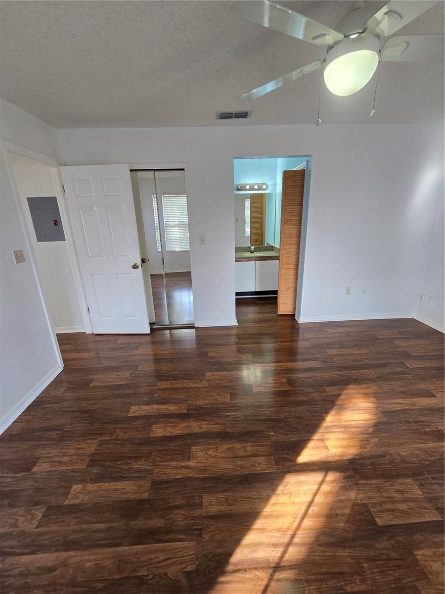 SHADOW BAY VILLAS - Residential