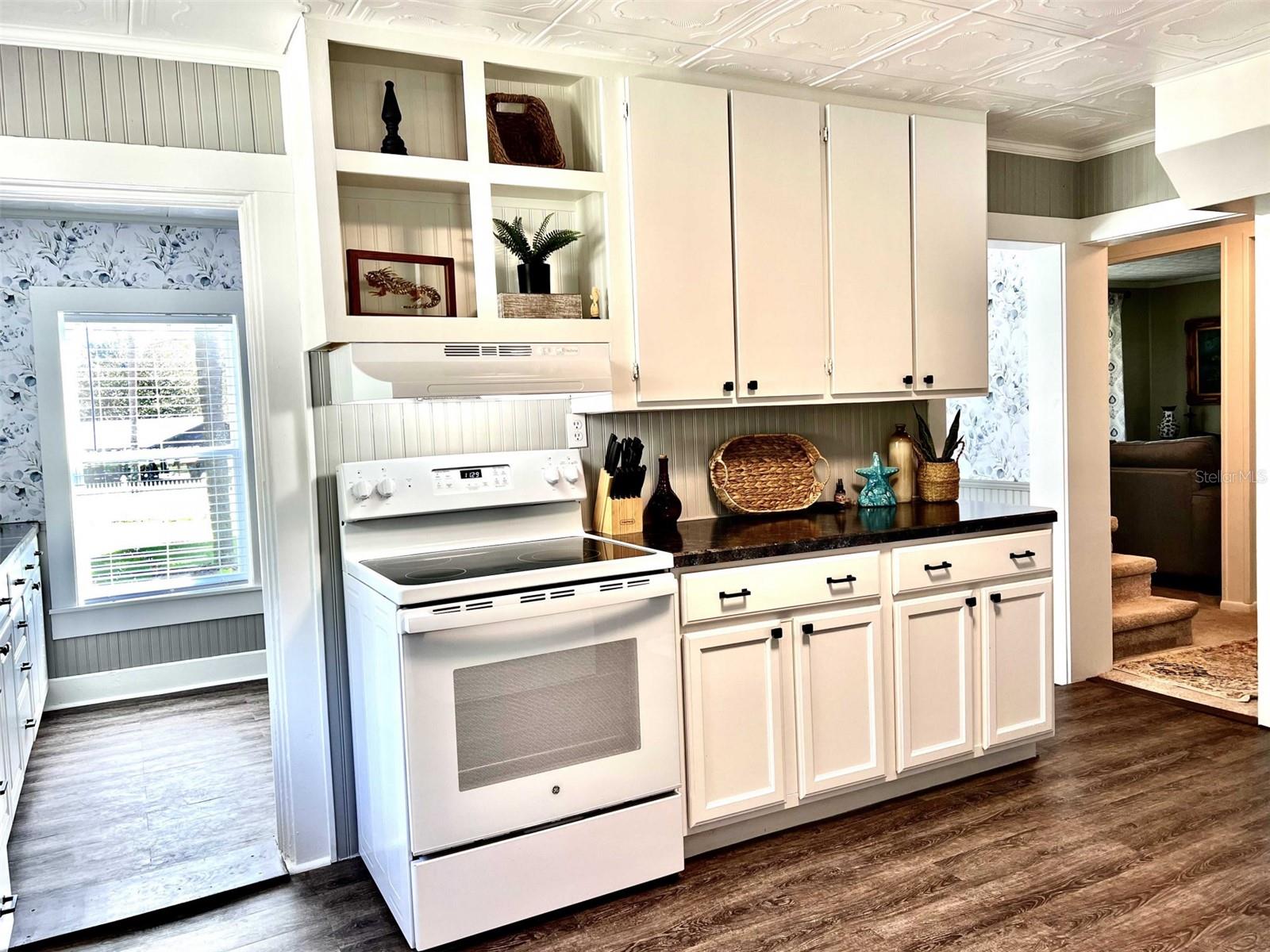 TOWN/BELLEVIEW - Residential