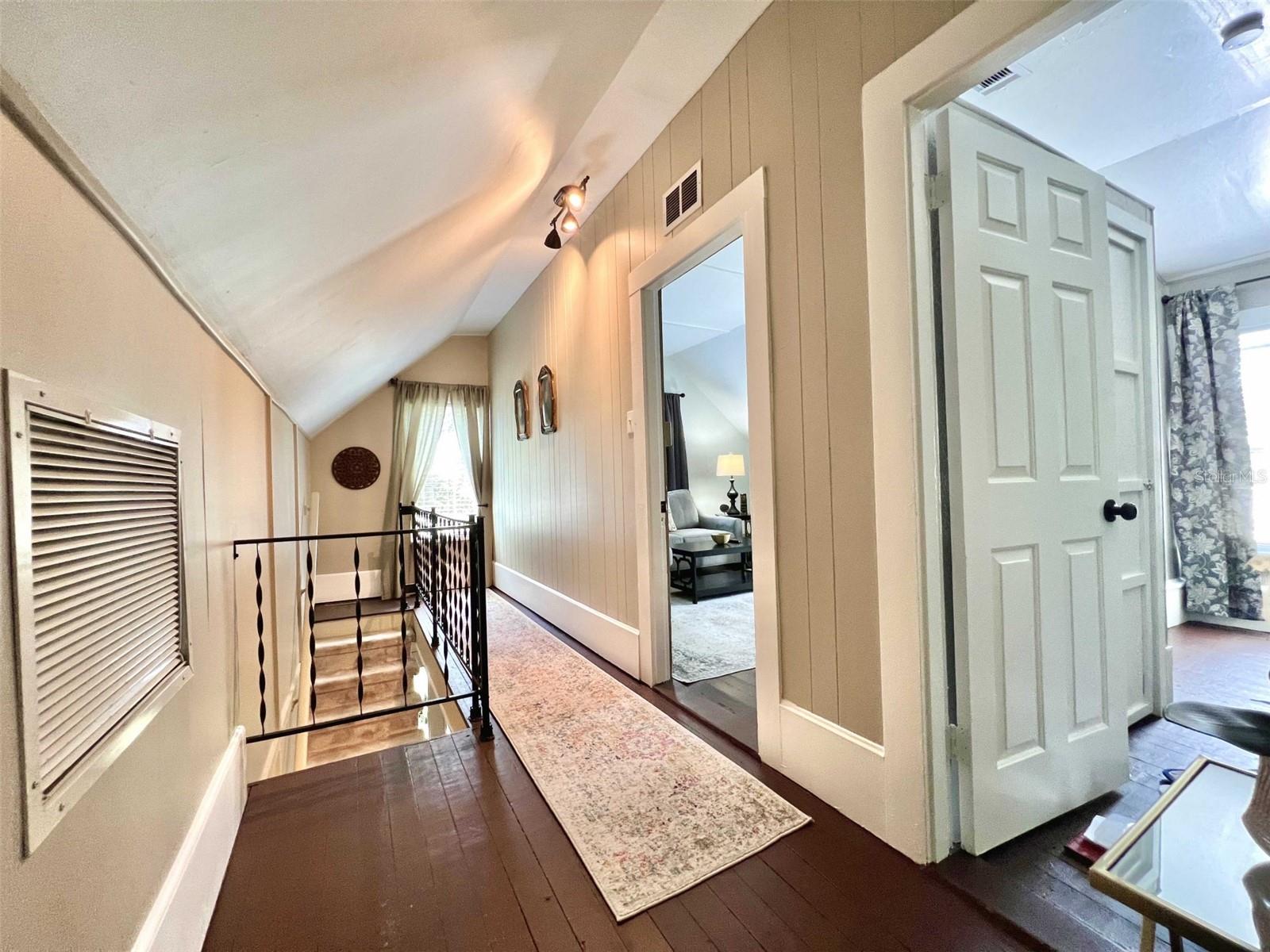 TOWN/BELLEVIEW - Residential