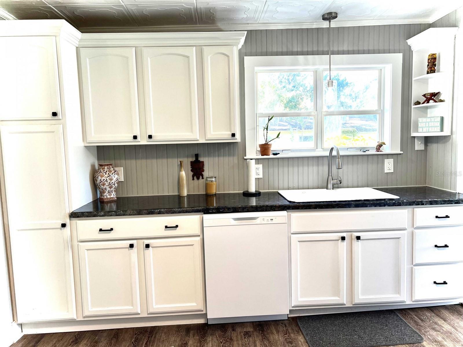 TOWN/BELLEVIEW - Residential