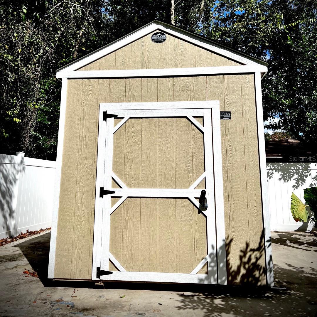 TOWN/BELLEVIEW - Residential