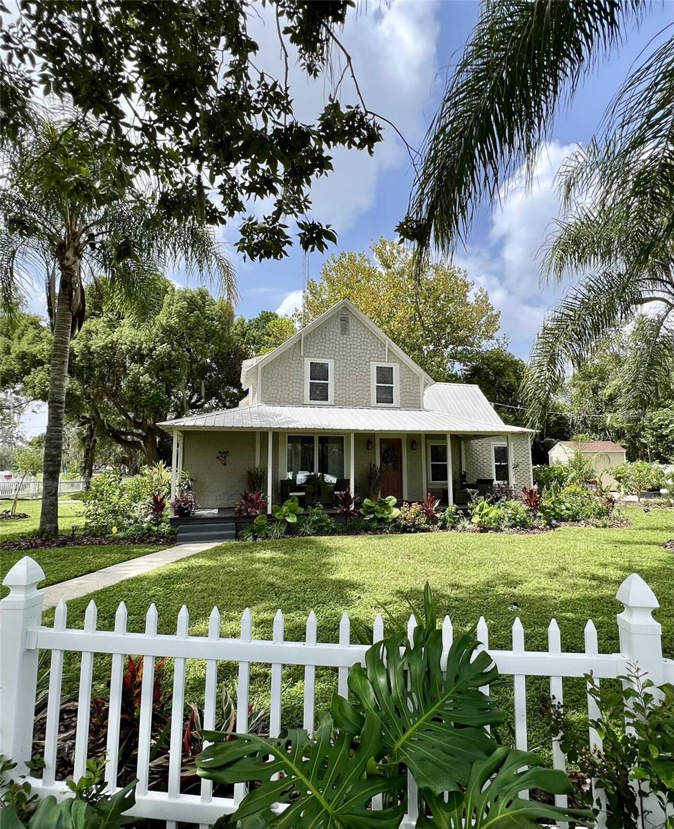 TOWN/BELLEVIEW - Residential