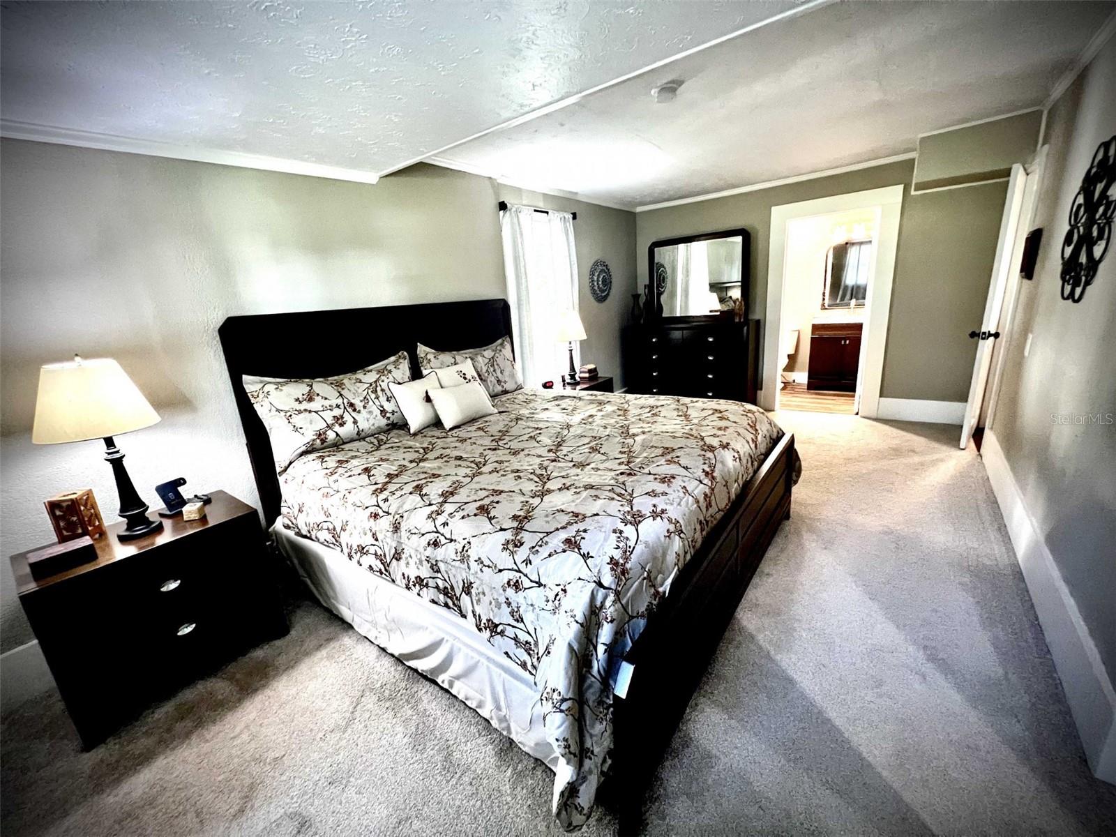 TOWN/BELLEVIEW - Residential