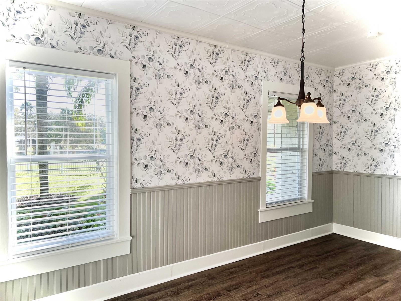 TOWN/BELLEVIEW - Residential