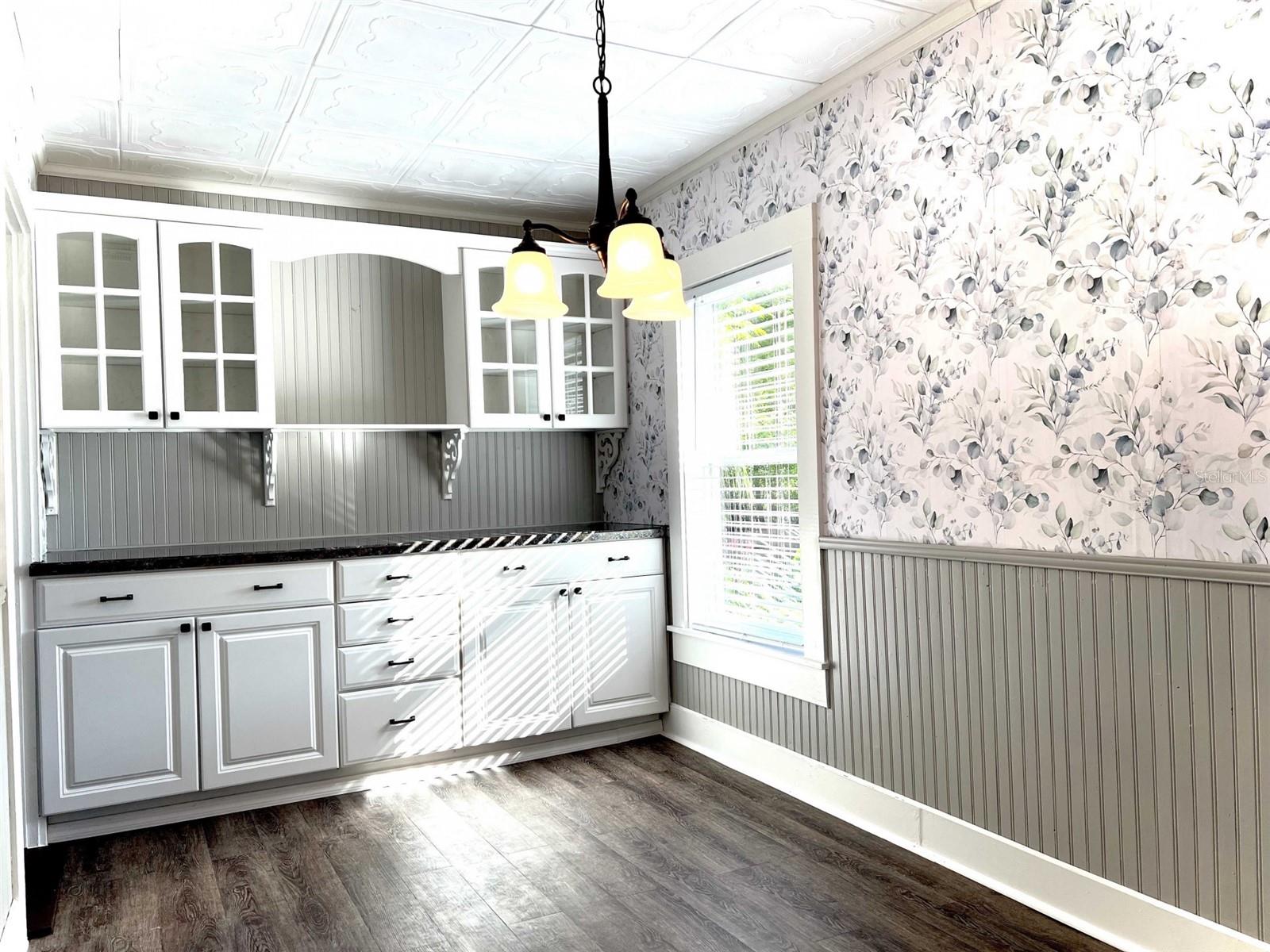 TOWN/BELLEVIEW - Residential