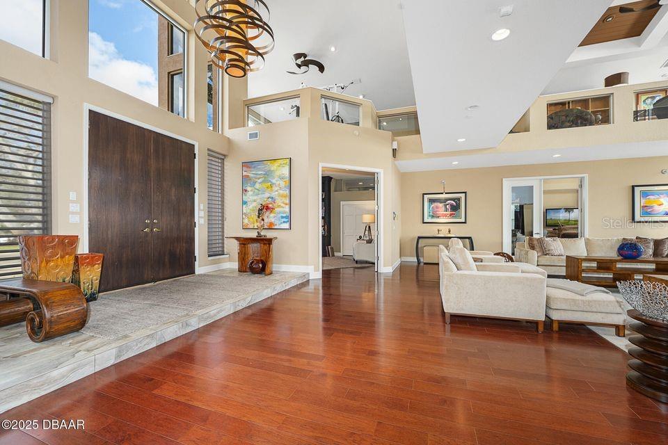 1405 OAK FOREST DRIVE