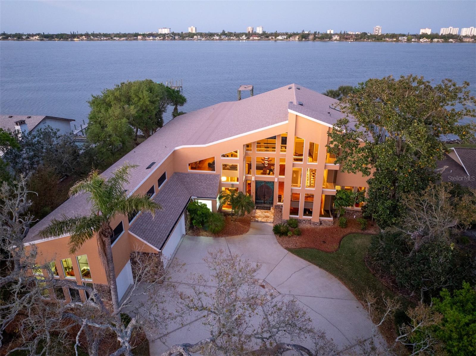 1405 OAK FOREST DRIVE