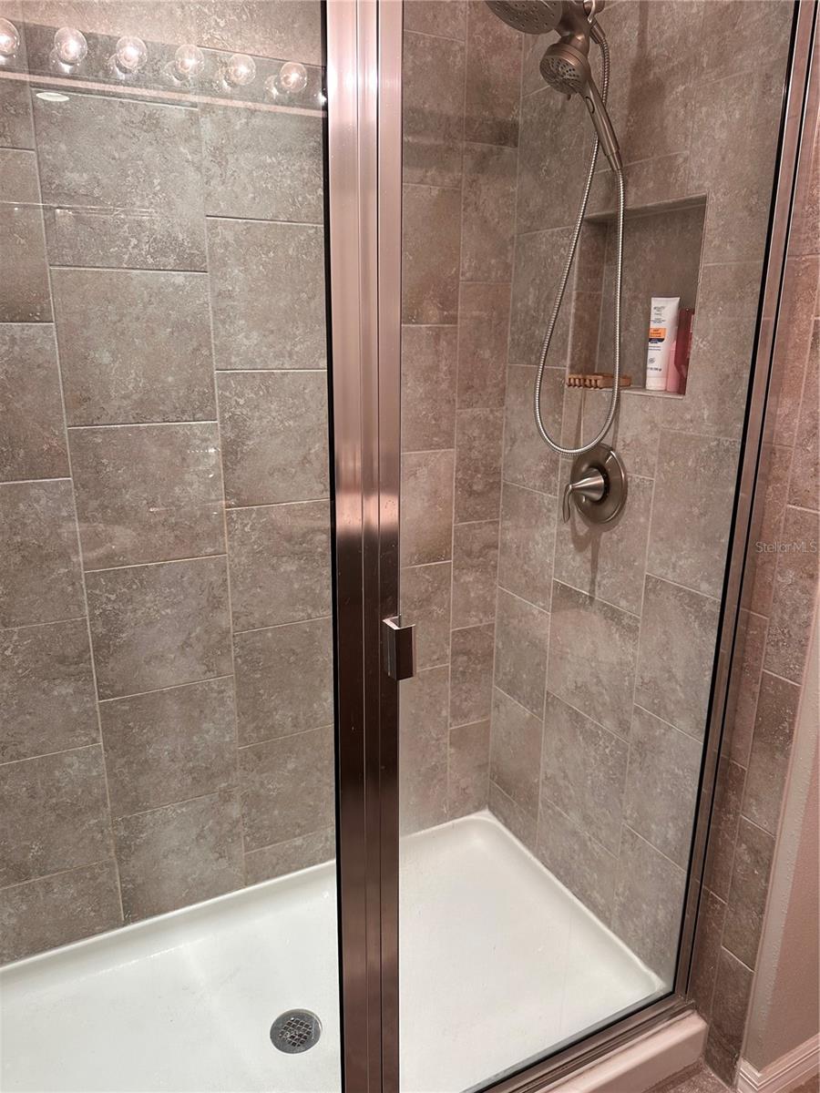 BAYTOWN SQUARE - Residential Lease