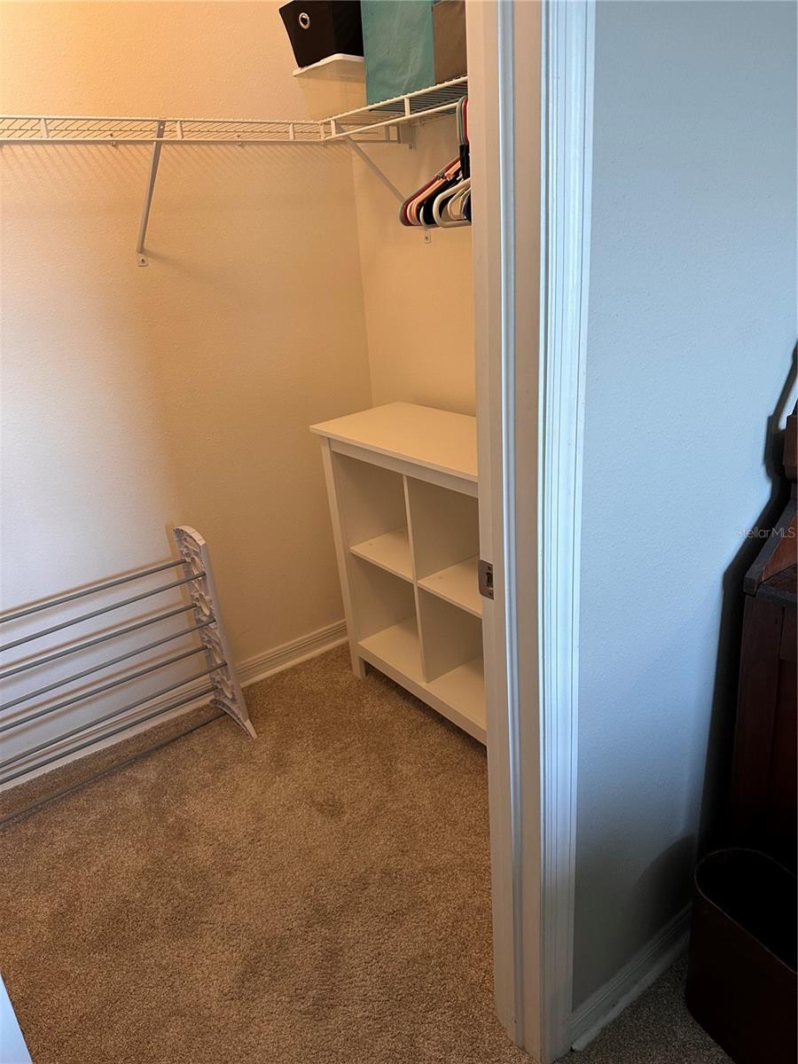 BAYTOWN SQUARE - Residential Lease