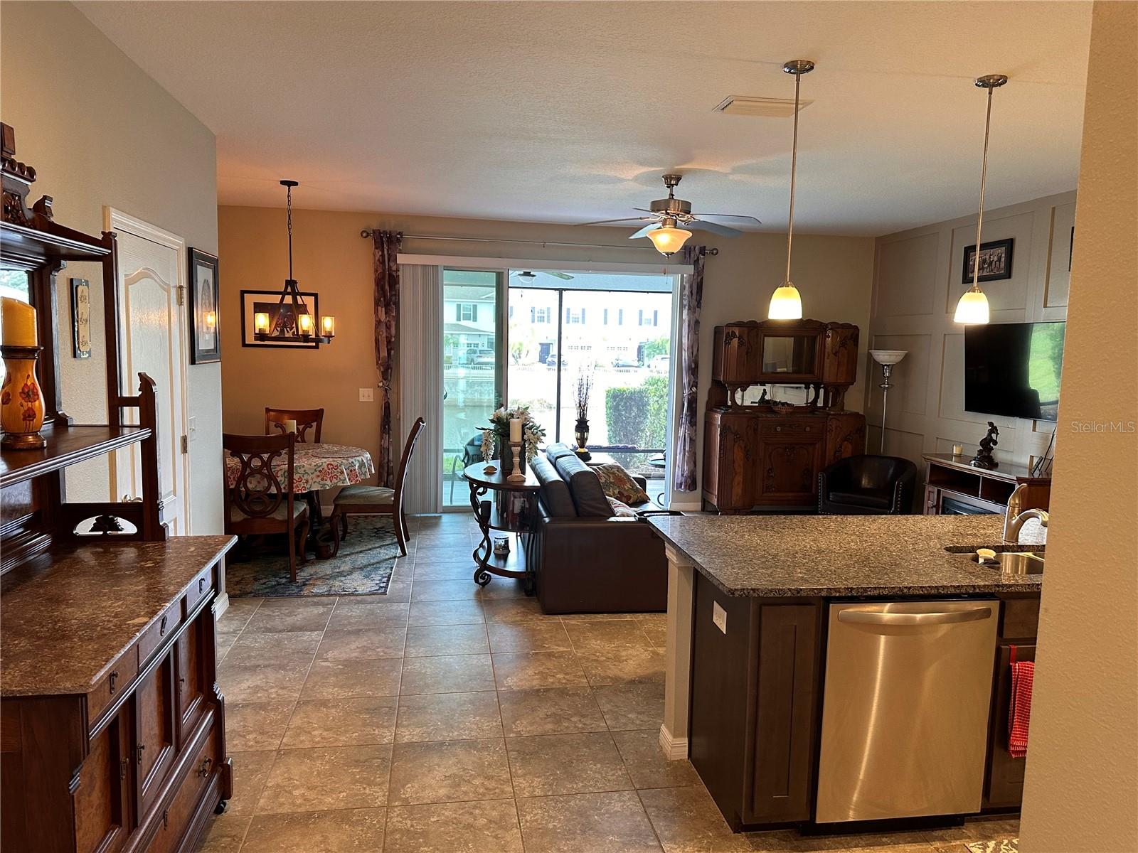 BAYTOWN SQUARE - Residential Lease