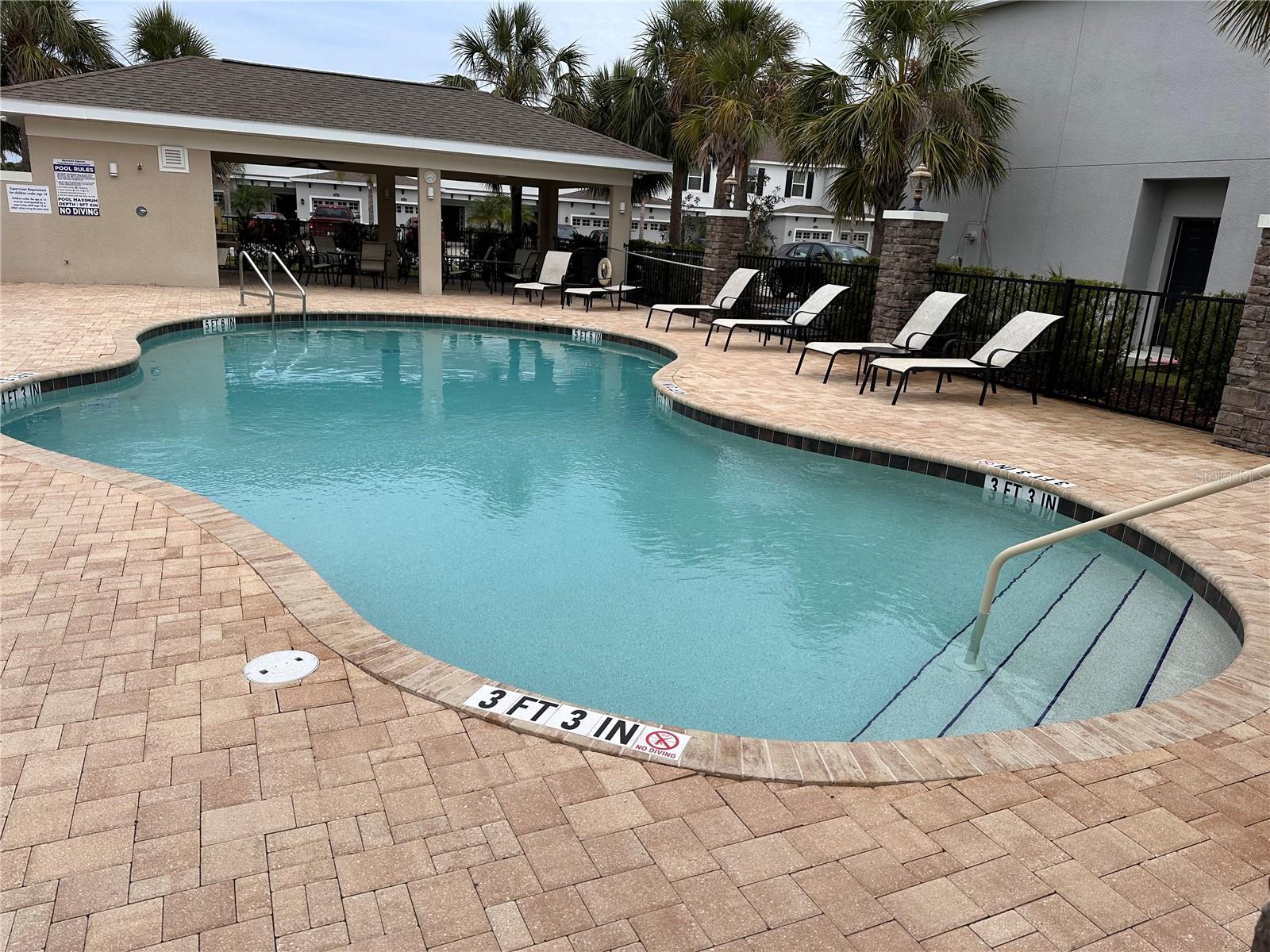 BAYTOWN SQUARE - Residential Lease