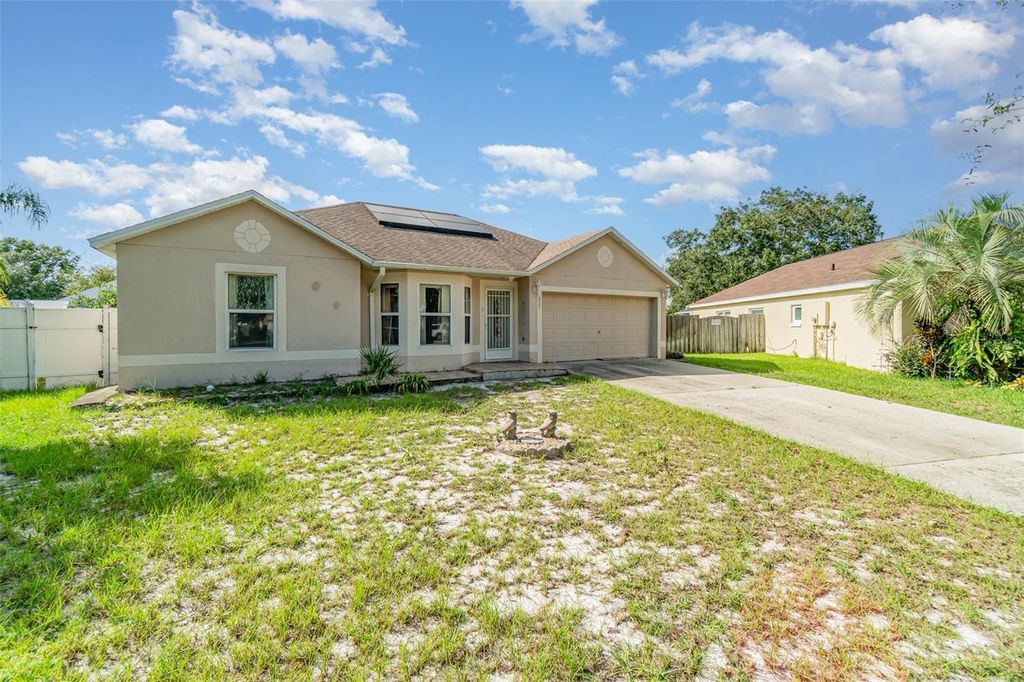 Photo of 327 Ridge Court, Apopka, FL 32712 (MLS # O6350227)