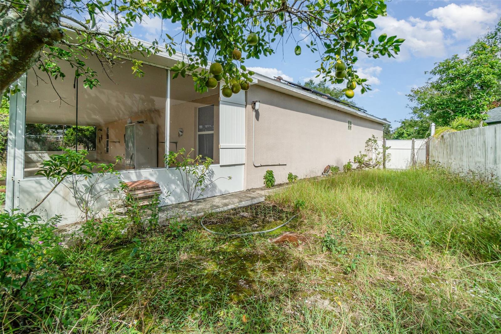 OAKS SUMMIT LAKE - Residential