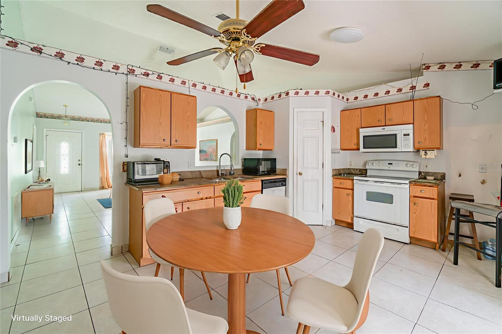 OAKS SUMMIT LAKE - Residential