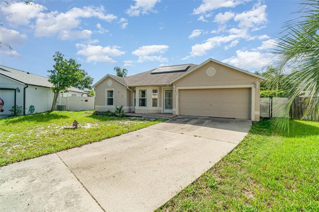 Photo of 327 Ridge Court, Apopka, FL 32712 (MLS # O6350227)